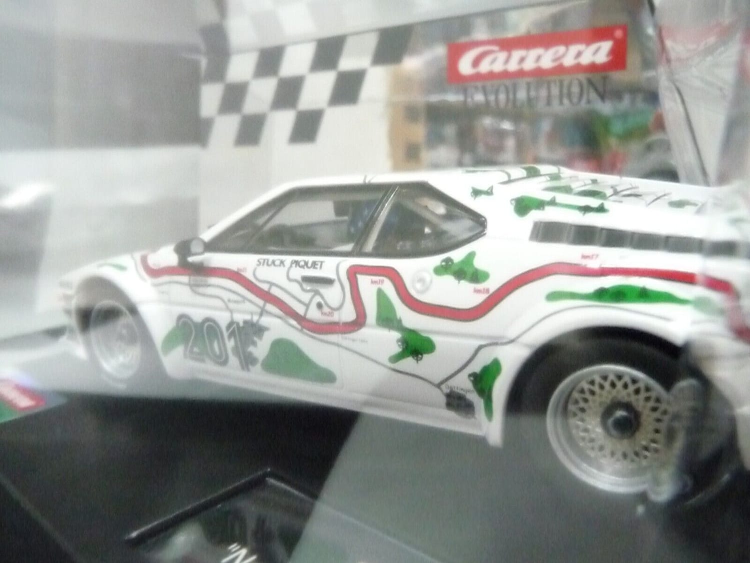 Carrera-EVO-132-BMW-M1-Procar-No201-Nurburgring-1000km-1980-suit-scalex-175311209946-4.jpg