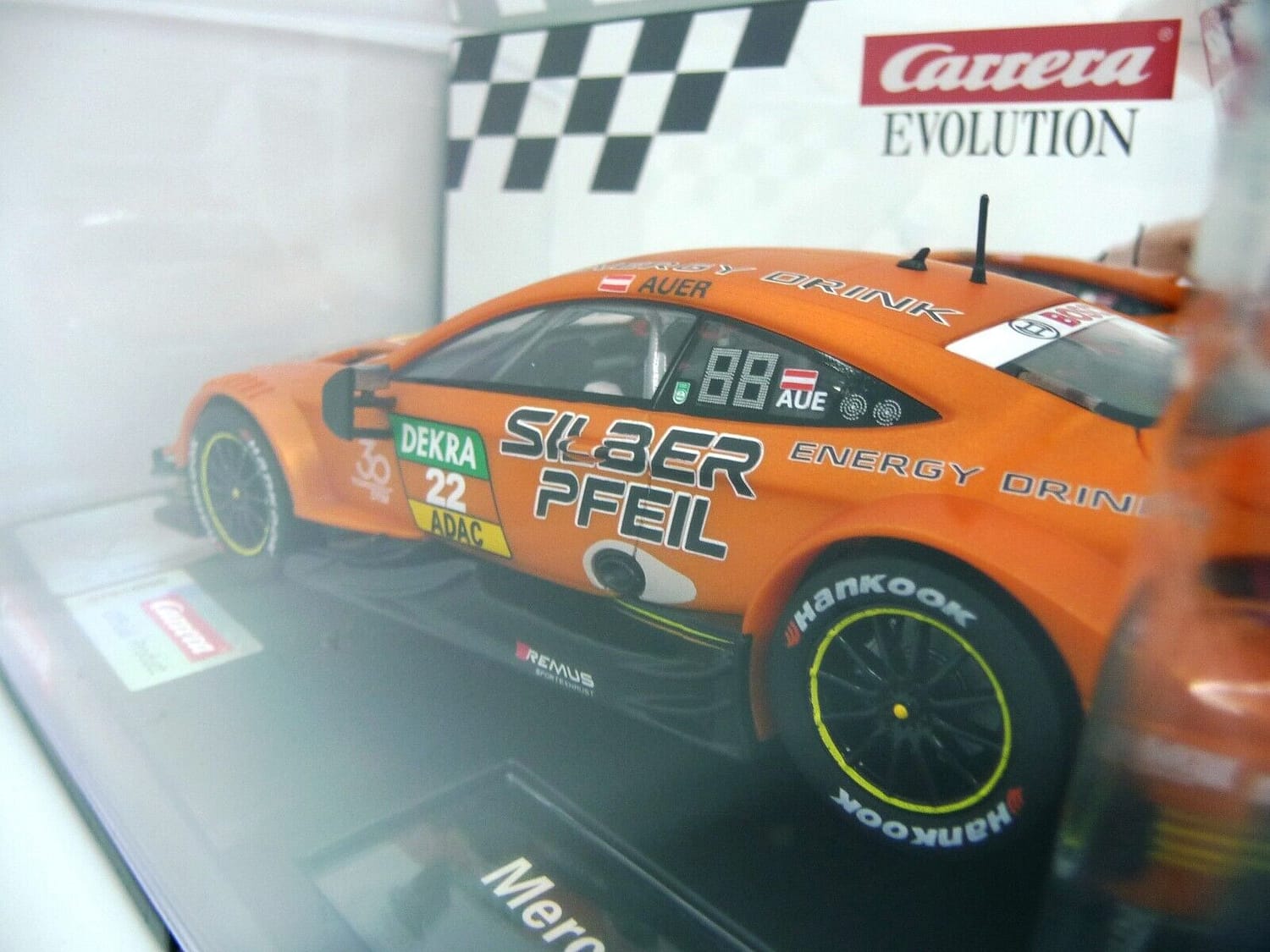 Carrera-EVO-132-Mercedes-C63-AMG-DTM-Presentation-Car-2018-suit-scalextric-175490057290-3.jpg