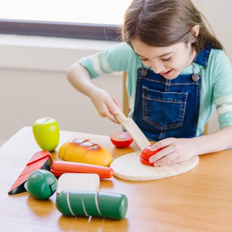 Cutting-Food-000487-2-Kid-Lifestyle.jpg