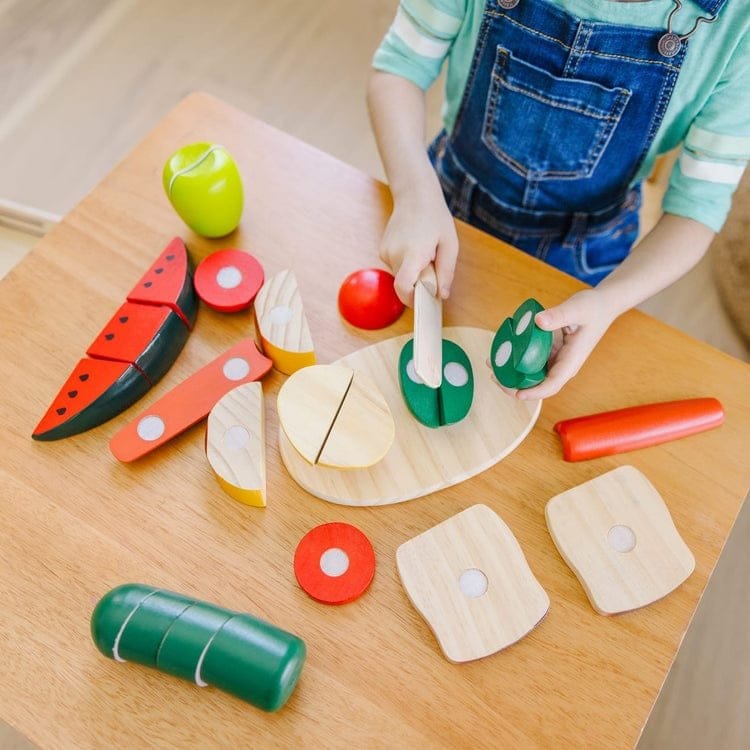 Cutting-Food-000487-5-Kid-Lifestyle.jpg