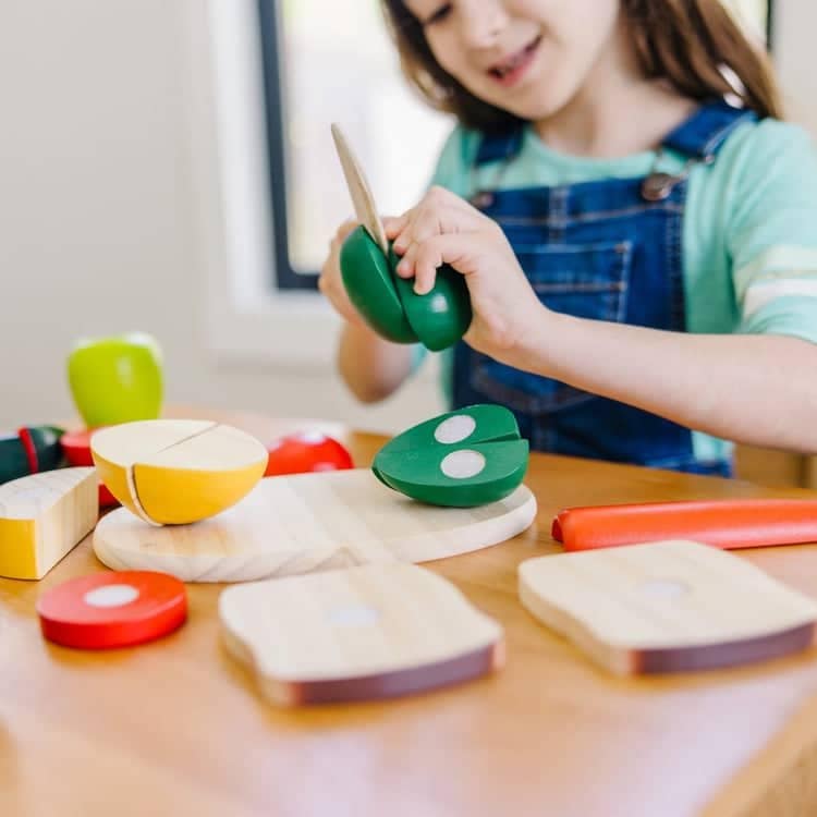 Cutting-Food-000487-6-Kid-Lifestyle.jpg