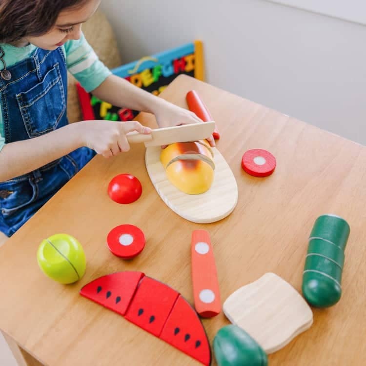 Cutting-Food-000487-7-Kid-Lifestyle.jpg