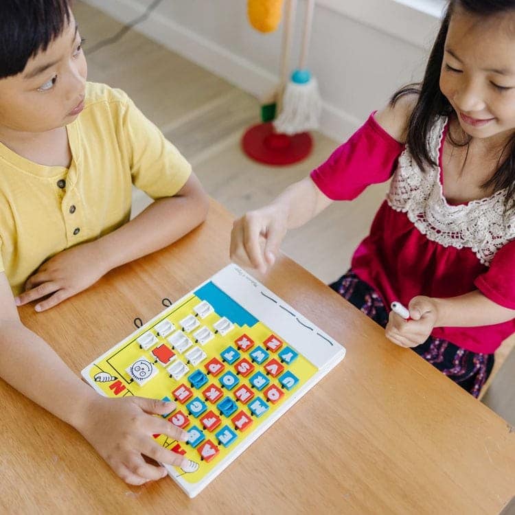 Flip-to-Win-Hangman-002095-5-Kid-Lifestyle.jpg