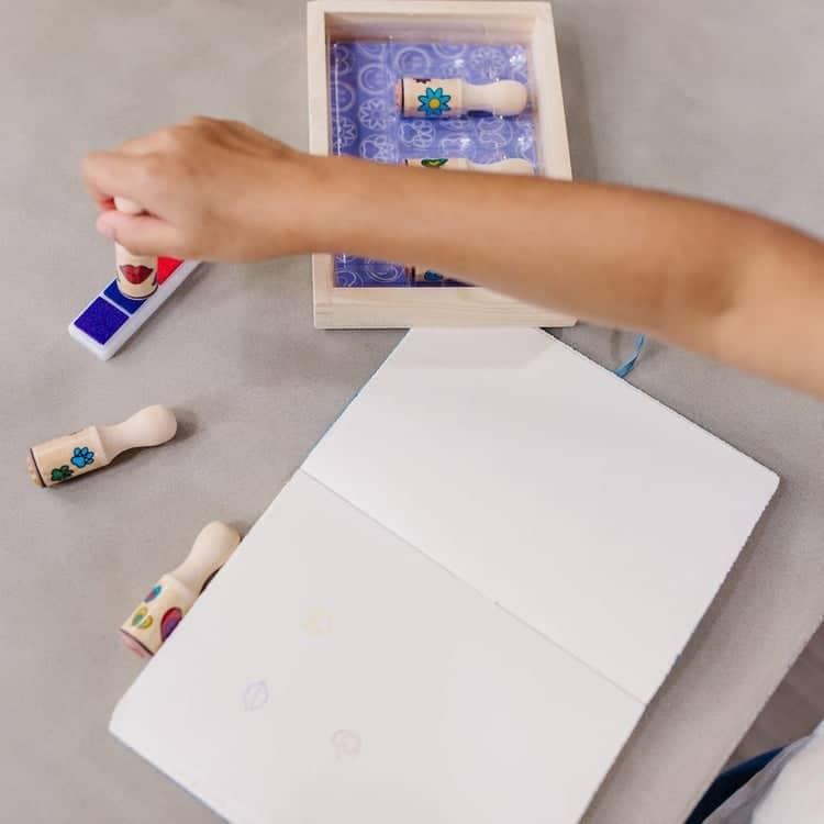 Happy-Handle-Stamp-Set-002407-1-Kid-Lifestyle_2cd8acab-449c-44e5-8afb-19c64158518e.jpg