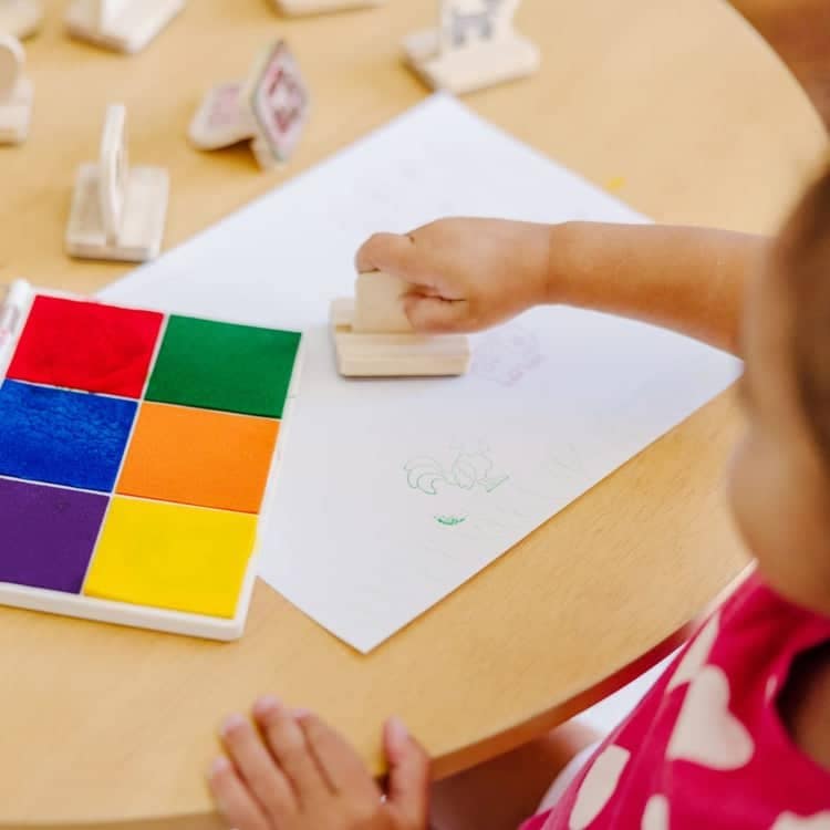 Rainbow-Stamp-Pad-001637-1-Kid-Lifestyle.jpg