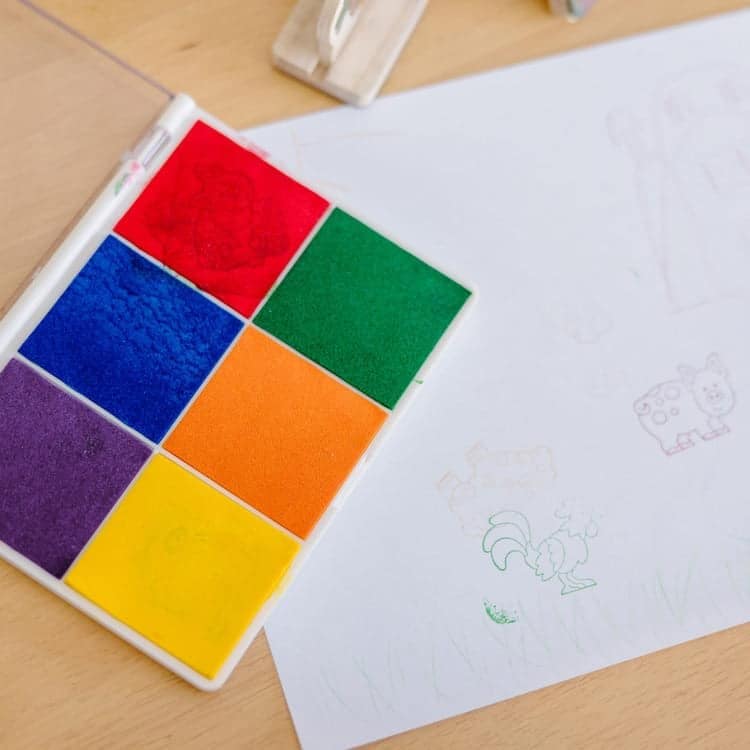 Rainbow-Stamp-Pad-001637-1-Kid-Lifestyle_7feaa1d1-cbf2-4c17-bcbf-2c68505a3625.jpg