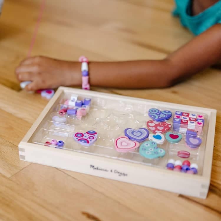 Sweet-Hearts-Bead-Set-004175-1-Kid-Lifestyle.jpg