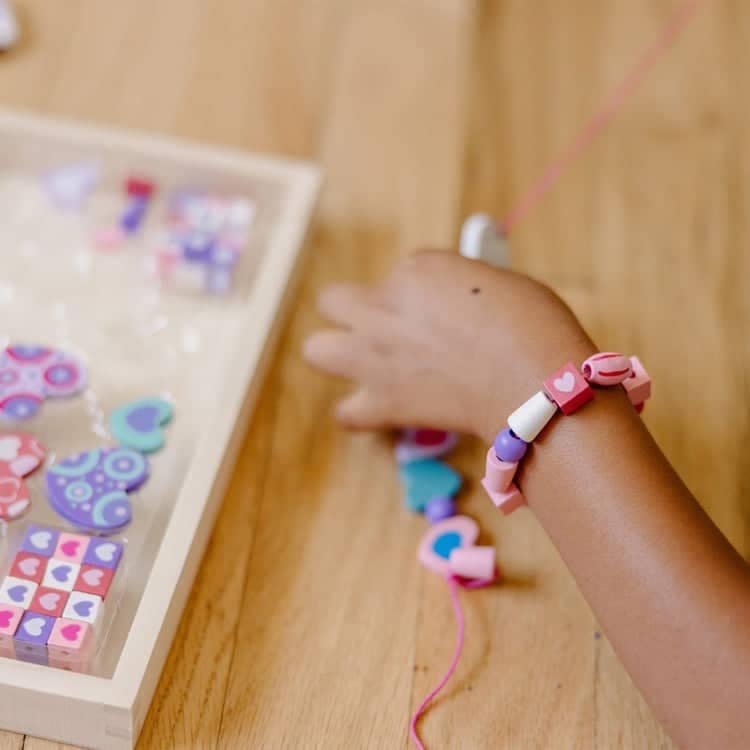 Sweet-Hearts-Bead-Set-004175-1-Kid-Lifestyle_2f6a6db0-a332-438f-838a-28fd9a840040.jpg
